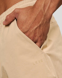Man wearing Daily 7" Short 3.0 - Dunedust | Model:Albert | Size:M | Thumbnail Index: 3