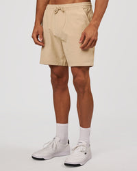 Man wearing Daily 7" Short 3.0 - Dunedust | Model:Albert | Size:M | Thumbnail Index: 5