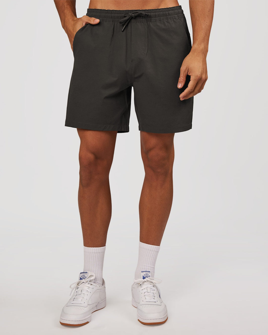 Man wearing Daily 7" Short 3.0 - Onyx | Model:Albert | Size:M - view 2