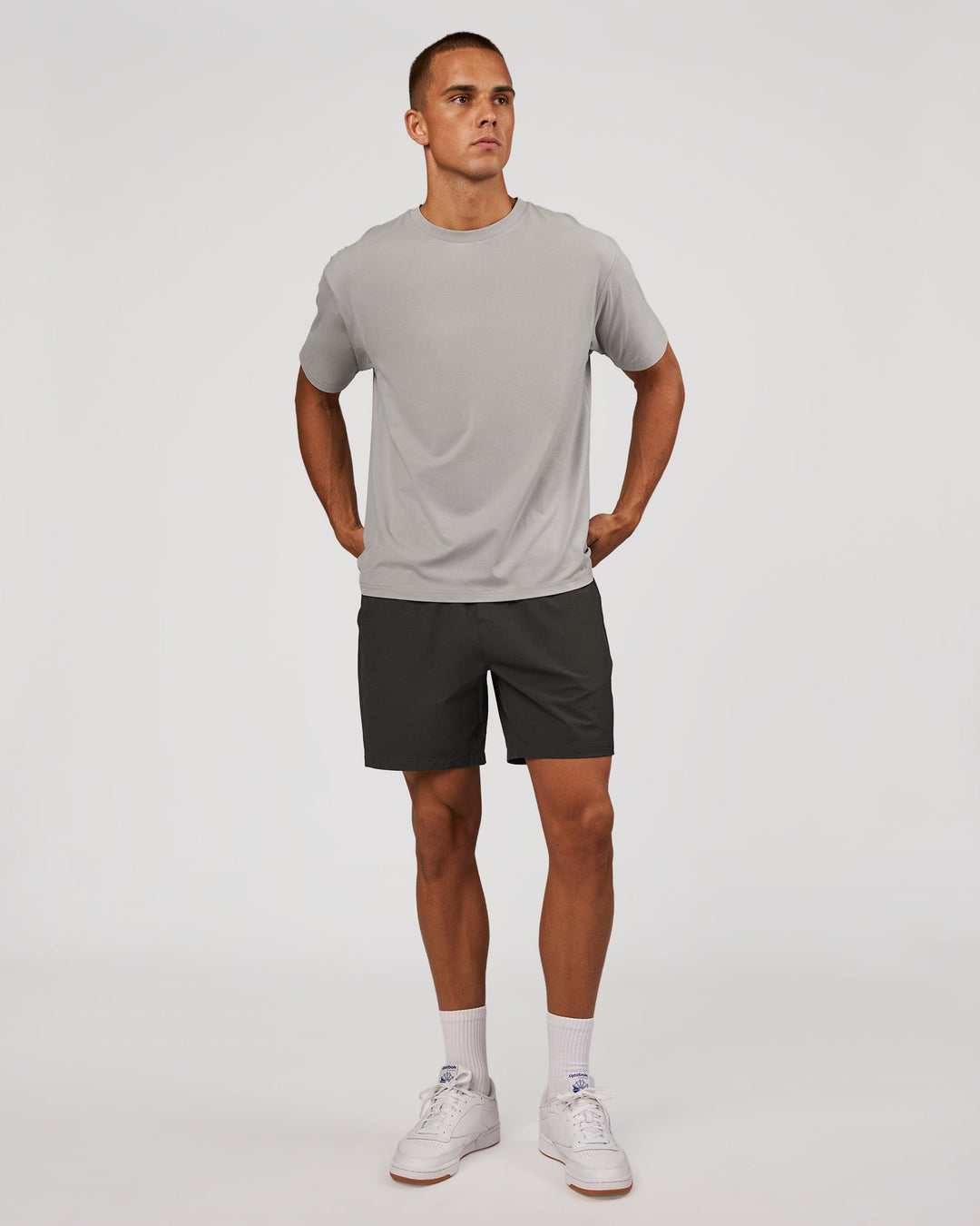 Man wearing Daily 7" Short 3.0 - Onyx | Model:Albert | Size:M - view 4