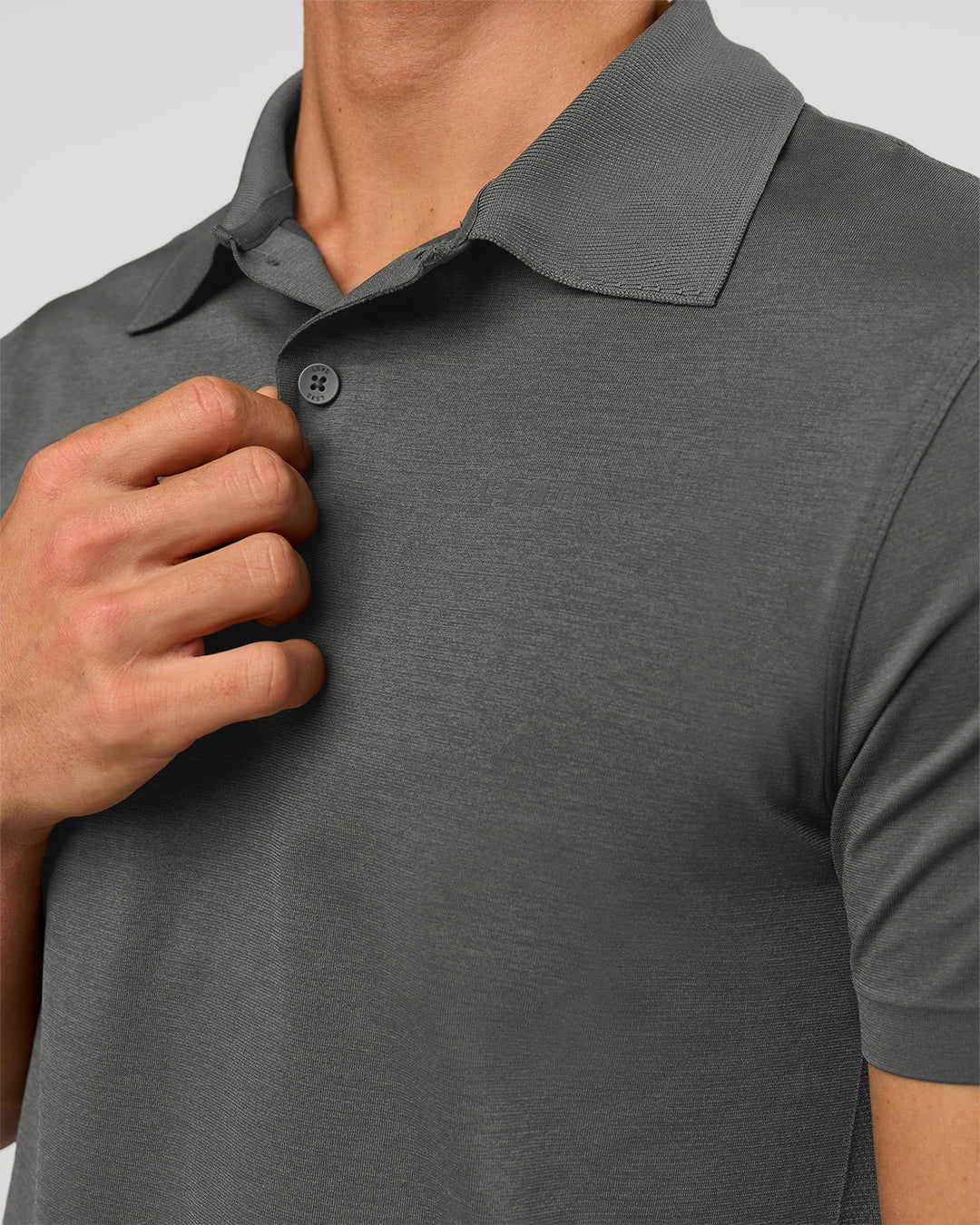 Man wearing Drive Seamless Polo - Dark Storm | Model:Albert | Size:M - view 9
