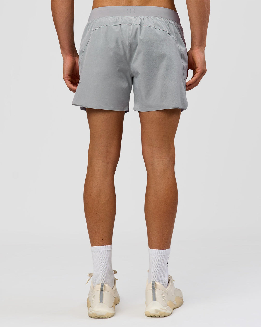 Man wearing Hybrid 5" Short - Alloy | Model:Albert | Size:M - view 4