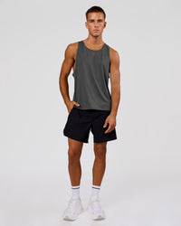 Man wearing Pace Running Tank 3.0 - Dark Storm | Model:Albert | Size:M | Thumbnail Index: 5