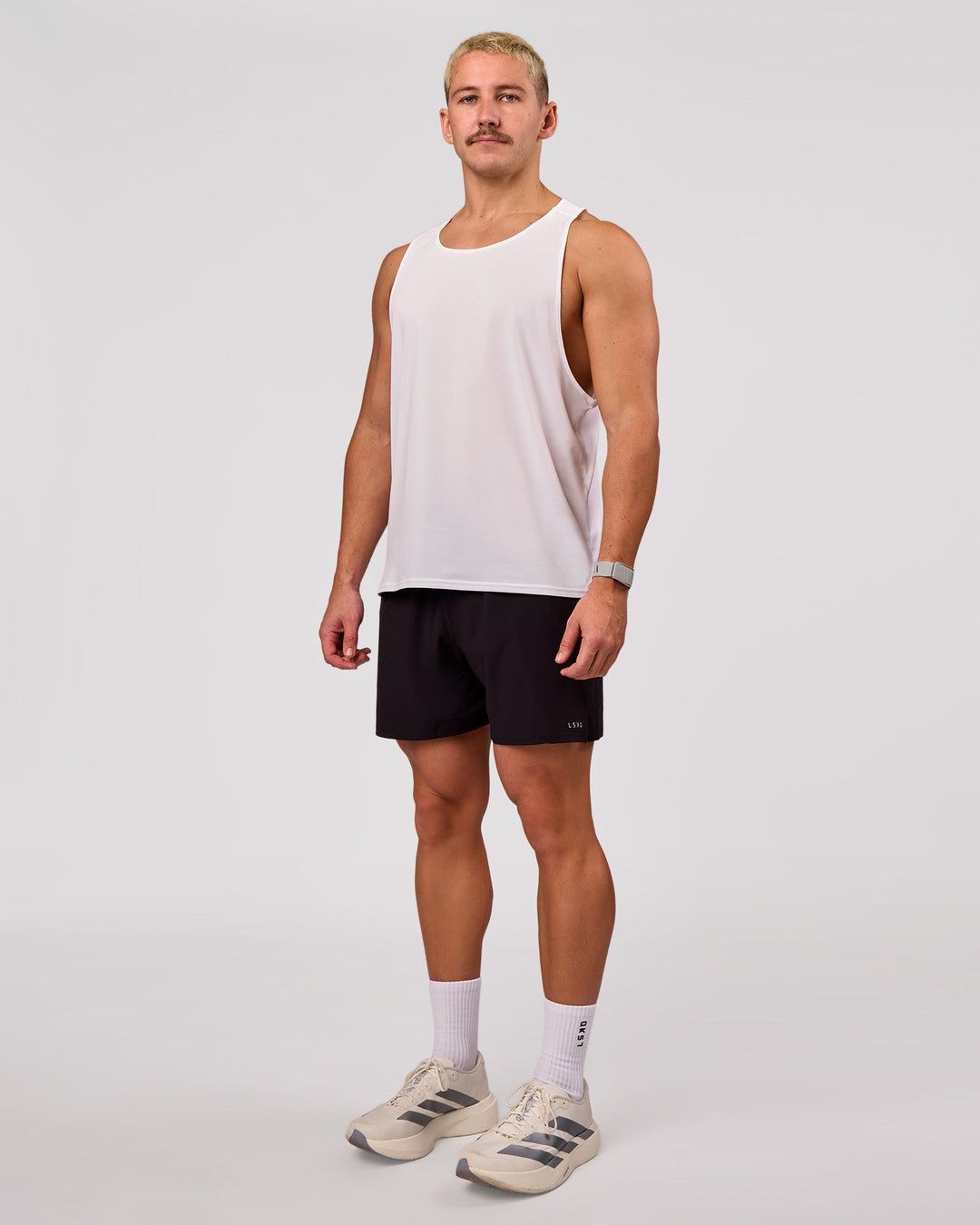 Man wearing Pace Running Tank 3.0  - White | Model:Jaiden | Size:M - view 4