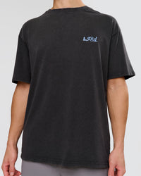 Man wearing Blended FLXCotton Oversize Tee  - Black Washed | Model:Leandro | Size:M | Thumbnail Index: 9