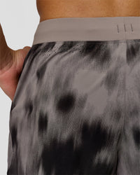 Man wearing Functional Training 7" Short - Bitmap Blur Storm Front | Model:Leandro | Size:M | Thumbnail Index: 6
