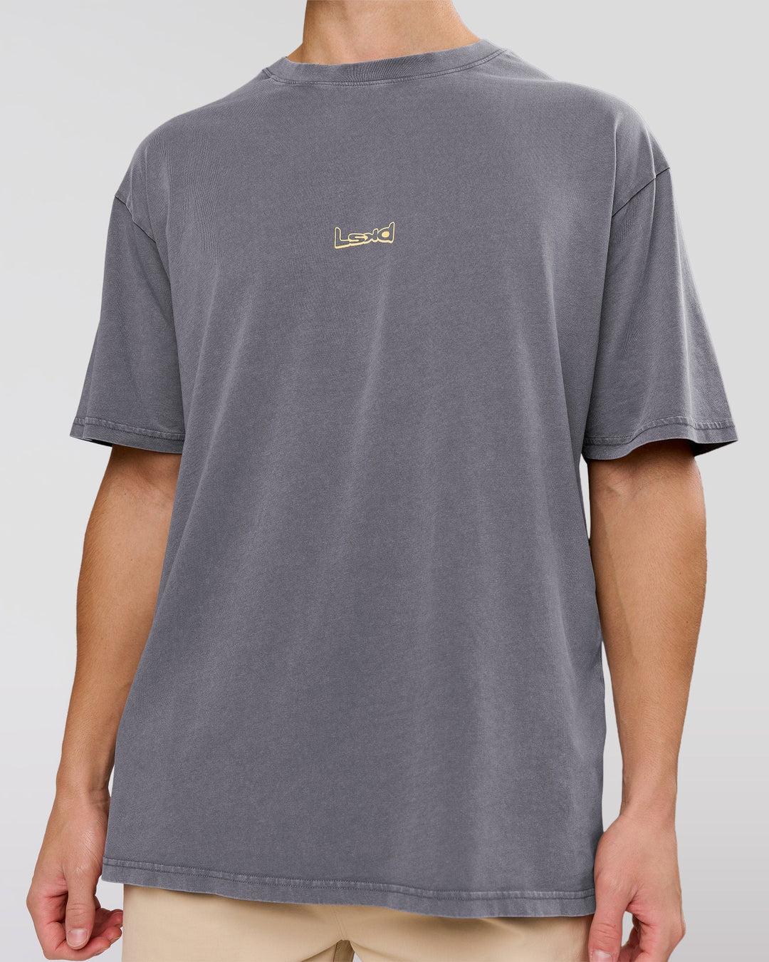 Man wearing Magma FLXCotton Oversize Tee  - Dark Storm Washed-Lemon | Model:Leandro | Size:M - view 5