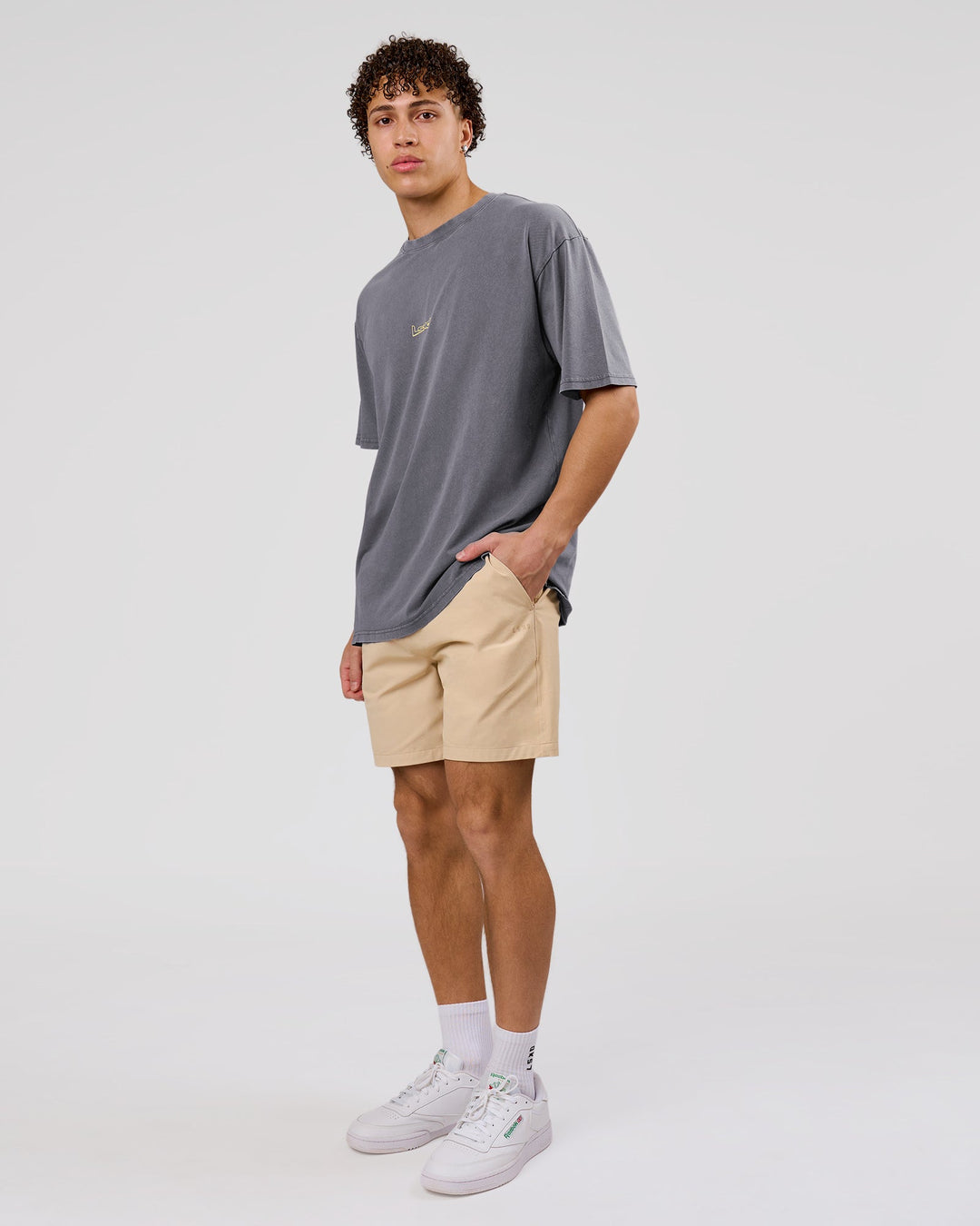 Man wearing Magma FLXCotton Oversize Tee  - Dark Storm Washed-Lemon | Model:Leandro | Size:M - view 10