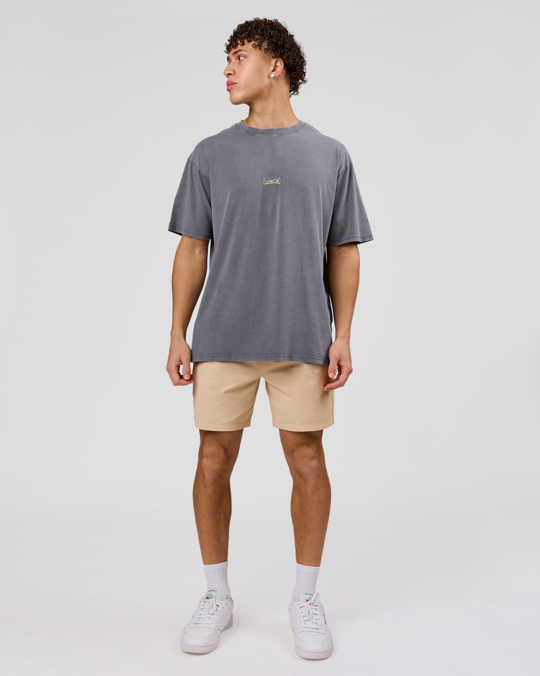 Man wearing Magma FLXCotton Oversize Tee  - Dark Storm Washed-Lemon | Model:Leandro | Size:M - view 12