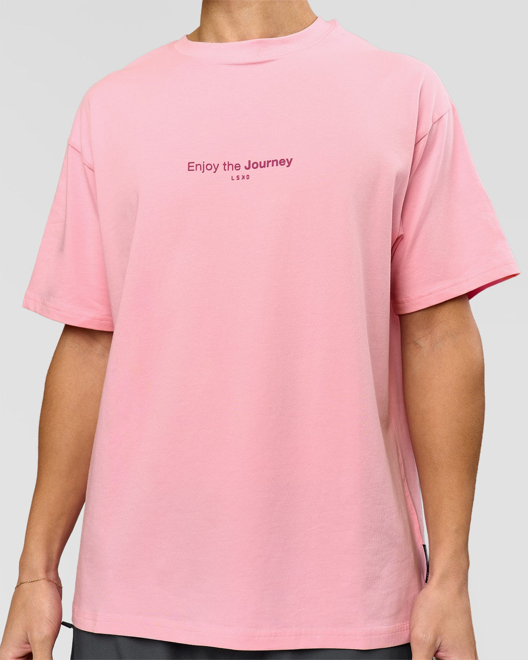 Man wearing VS1 Enjoy The Journey FLXCotton Oversize Tee - Pink Rose | Model:Leandro | Size:M - view 9