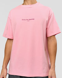 Man wearing VS1 Enjoy The Journey FLXCotton Oversize Tee - Pink Rose | Model:Leandro | Size:M | Thumbnail Index: 8