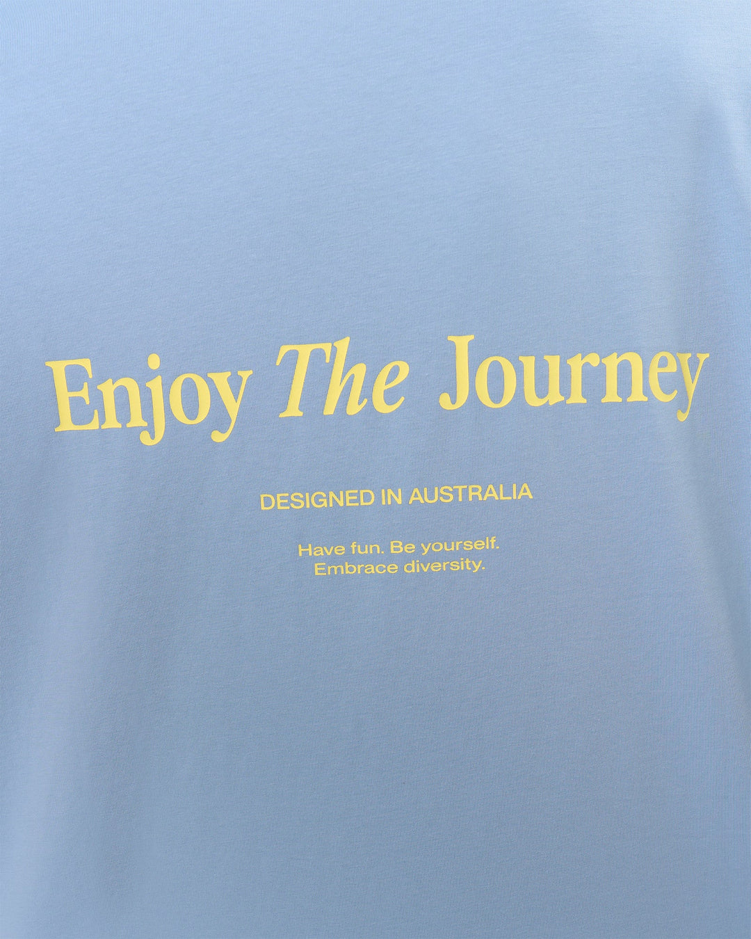 Man wearing VS26 Journey FLXCotton Oversize Tee - Open Air-Lemon | Model:Leandro | Size:M - view 9