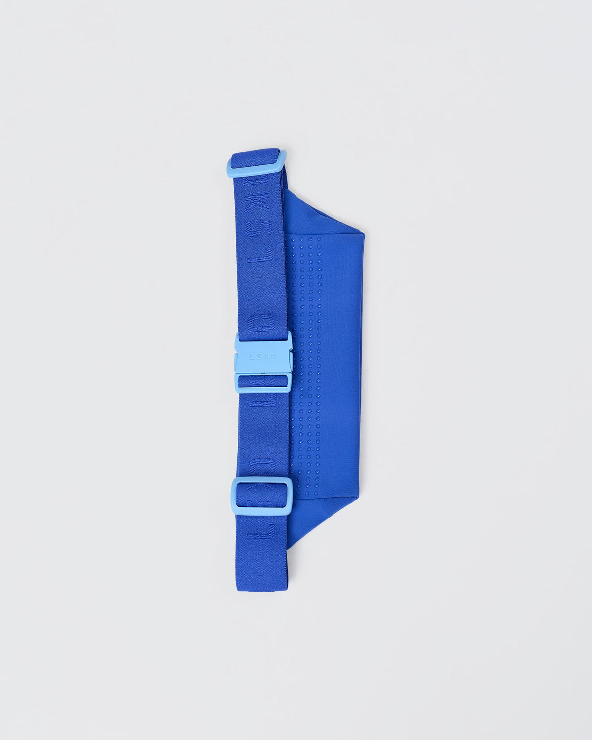 Studio image of Accelerate Run Belt - Power Cobalt-Open Air