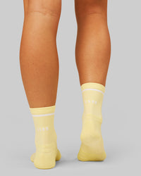 Studio image of Fast Performance Quarter Socks 2.0 - Lemon-White | Thumbnail Index: 3