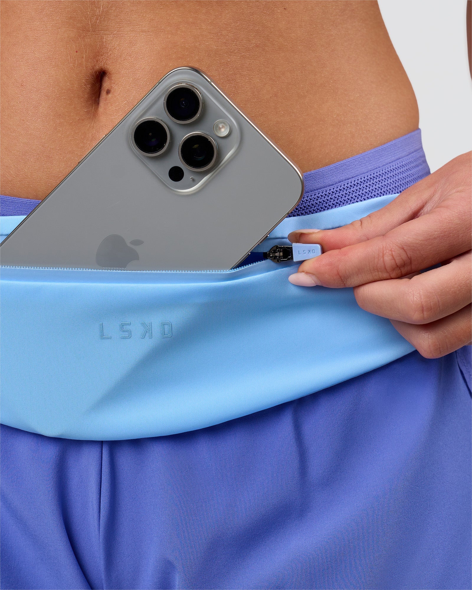 Studio image of Pace Run Belt - Open Air