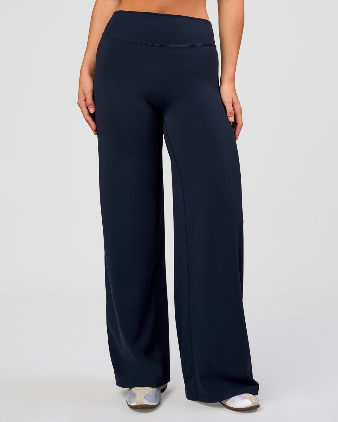Woman wearing Elixir High-Rise Pant - Midnight Navy | Model:Amity | Size:S - view 7