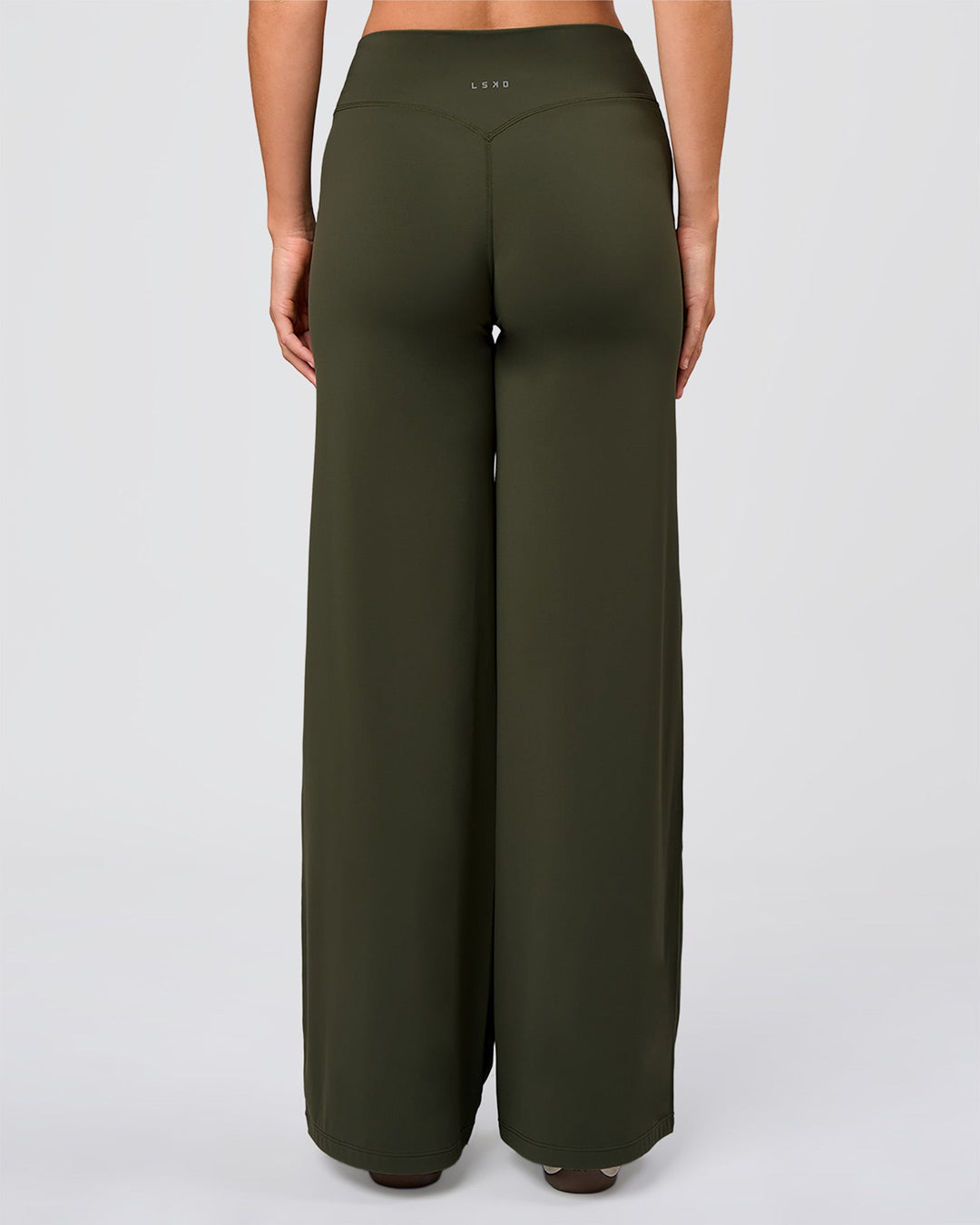 Woman wearing Elixir High-Rise Pant - Pure Olive | Model:Amity | Size:S - view 5