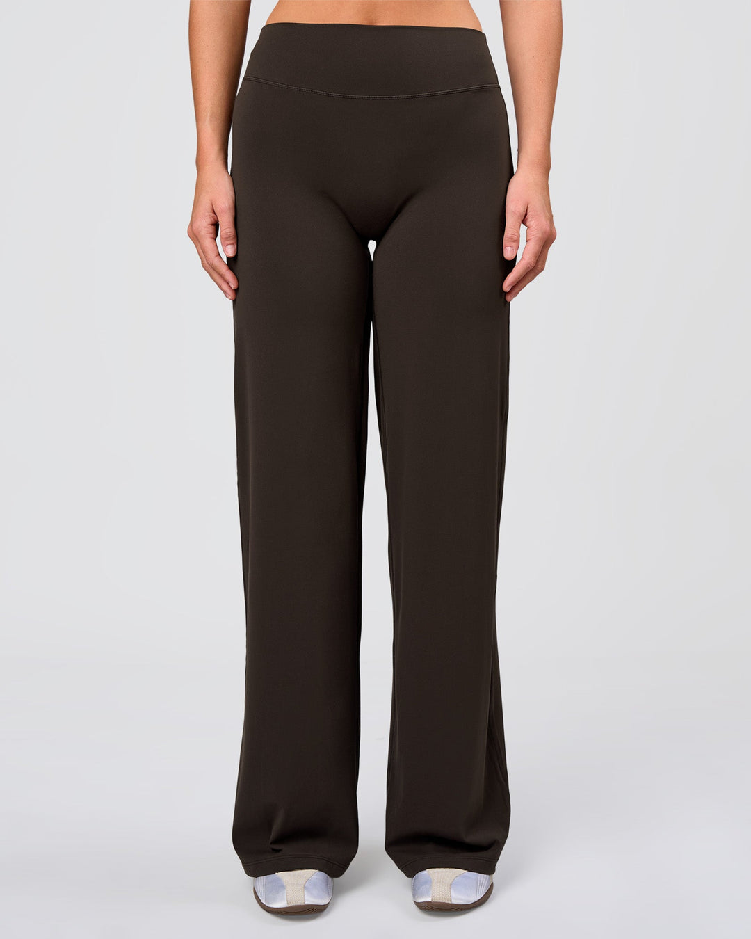 Woman wearing Elixir High-Rise Pant - Ground Coffee | Model:Amity | Size:S - view 4