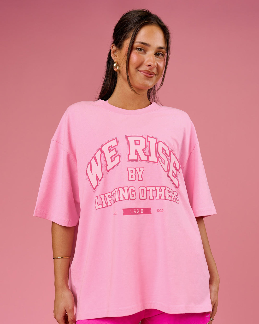 Woman wearing BCAM Heavyweight FLXCotton Graphic Boxed Tee - Pink Rose | Model:Bianca | Size:S - view 3