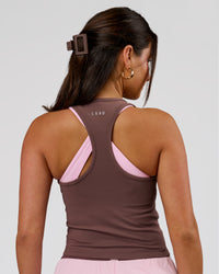 Woman wearing Flow Performance Tank 2.0 - Cocoa Powder | Model:Bianca | Size:S | Thumbnail Index: 2