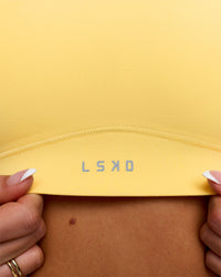 Woman wearing Fusion Sports Bra 2.0 - Lemon | Model:Bianca | Size:S | Thumbnail Index: 8