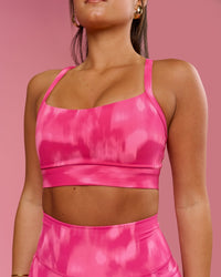 Woman wearing Momentum Sports Bra D/DD/E - Radiant Pink | Model:Bianca | Size:S | Thumbnail Index: 2