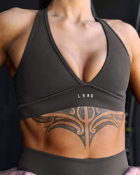 Woman wearing Stamina Sports Bra - Onyx | Model:Chelsea | Size:S | Thumbnail Index: 5