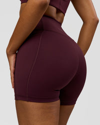Woman wearing Fusion Ultra High-Rise 4" Short Pockets - Cherry Lacquer | Model:Jordan | Size:S | Thumbnail Index: 4