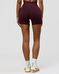 Woman wearing Fusion Ultra High-Rise 6" Short Pockets - Cherry Lacquer | Model:Jordan | Size:S | Thumbnail Index: 3
