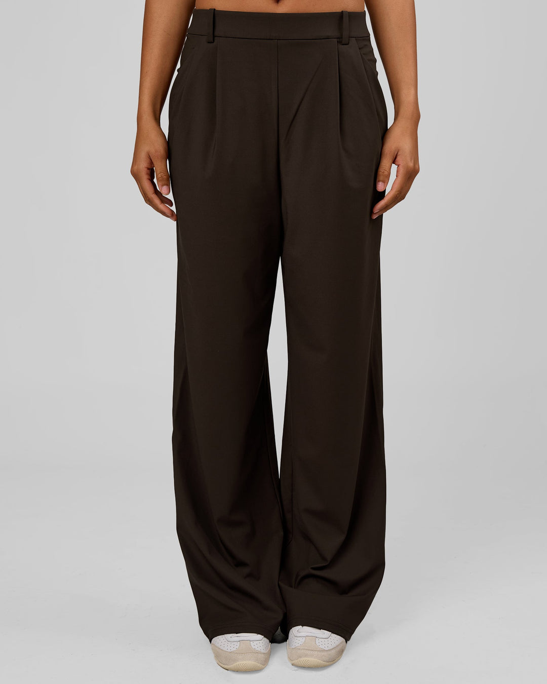Woman wearing StretchShift Wide Leg Pant Tall - Ground Coffee | Model:Rosie | Size:S - view 2