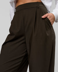 Woman wearing StretchShift Wide Leg Pant - Ground Coffee | Model:Summer | Size:S | Thumbnail Index: 2