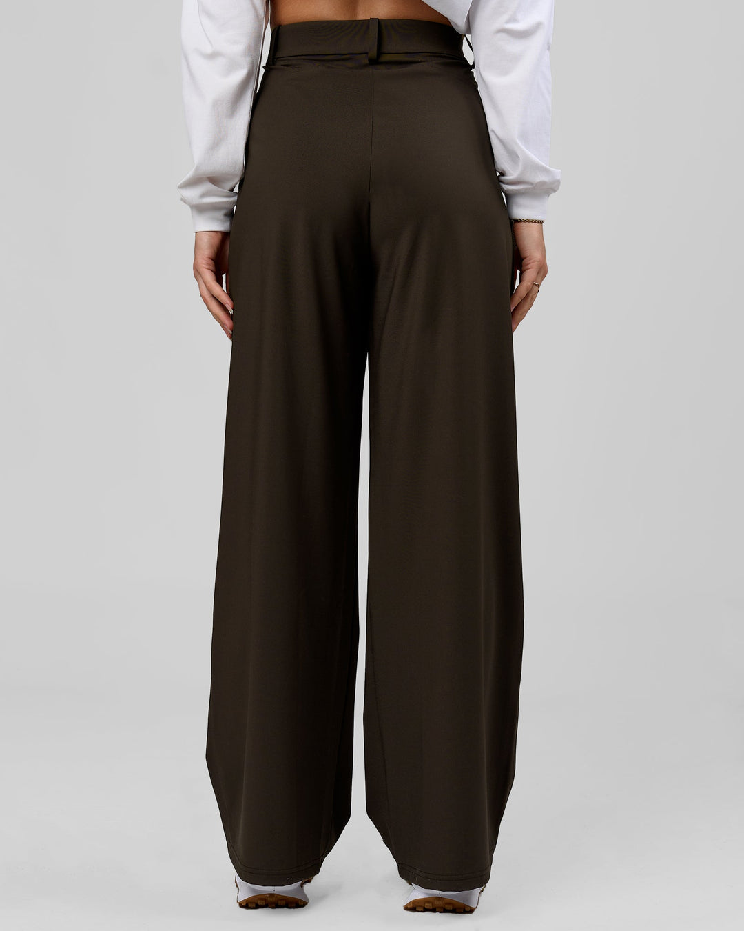 Woman wearing StretchShift Wide Leg Pant - Ground Coffee | Model:Summer | Size:S - view 4