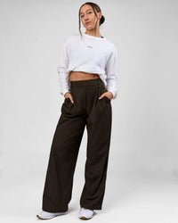 Woman wearing StretchShift Wide Leg Pant - Ground Coffee | Model:Summer | Size:S | Thumbnail Index: 6