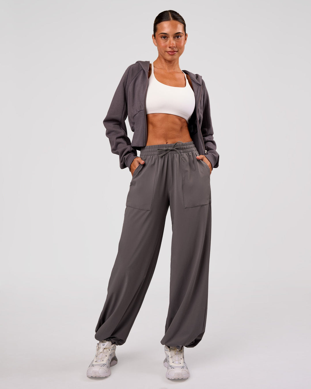 Woman wearing Bend Woven Pant - Duskstone | Model:Charli | Size:XS - view 11