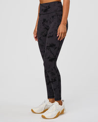Woman wearing Fusion Ultra High-Rise Full Length Legging Pockets - Black Tie Dye | Model:Charli | Size:XS | Thumbnail Index: 5