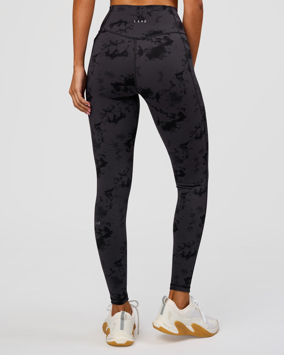 Woman wearing Fusion Ultra High-Rise Full Length Legging Pockets - Black Tie Dye | Model:Charli | Size:XS - view 11