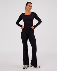 Woman wearing Horizon Long Sleeve Tee - Black | Model:Charli | Size:XS | Thumbnail Index: 6