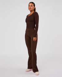 Woman wearing Horizon Long Sleeve Tee - Hot Chocolate | Model:Charli | Size:XS | Thumbnail Index: 7