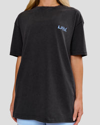 Woman wearing Blended FLXCotton Oversize Tee  - Black Washed | Model:Issy | Size:XS | Thumbnail Index: 8