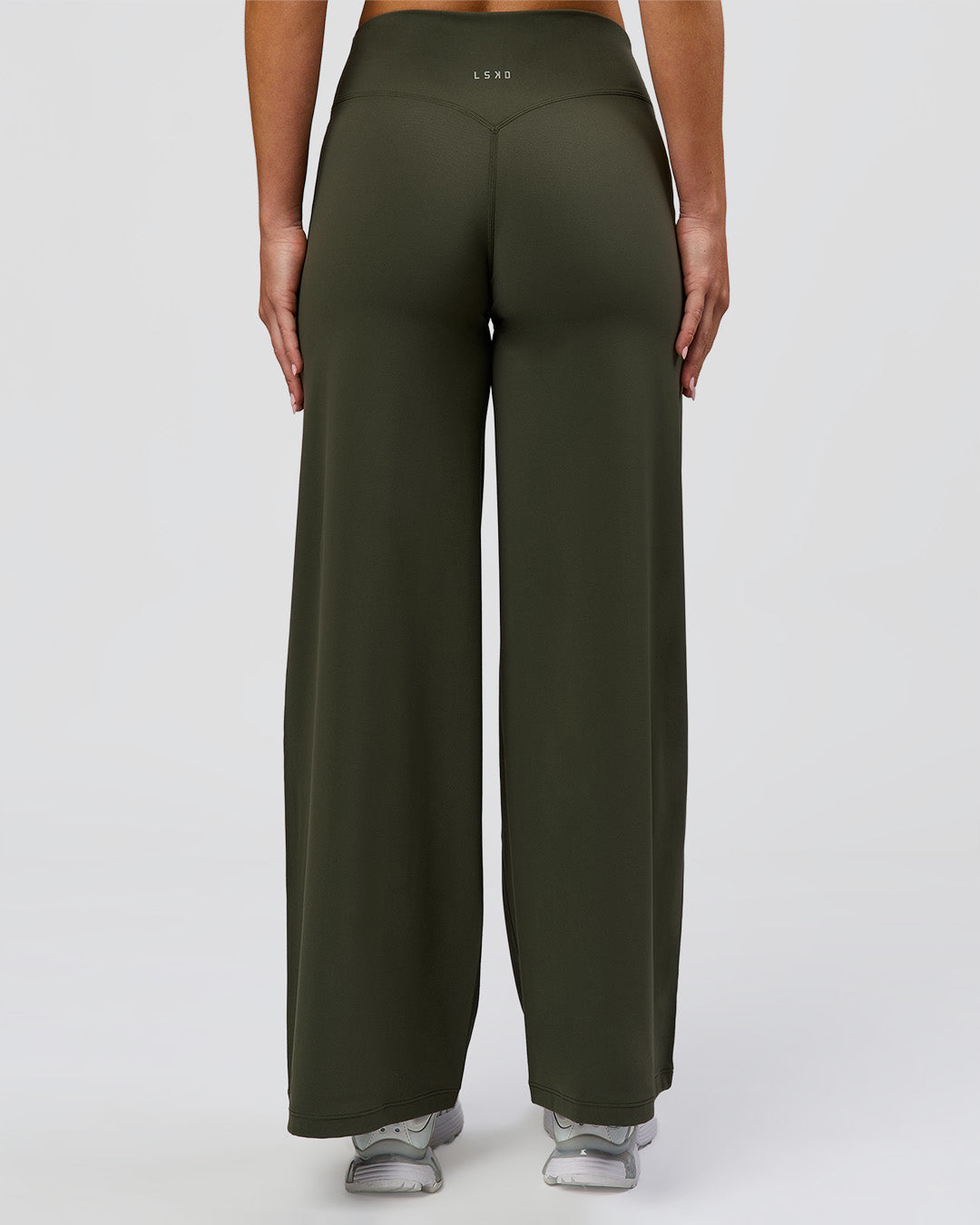 Woman wearing Elixir High-Rise Petite Pant - Pure Olive | Model:Issy | Size:XS - view 9