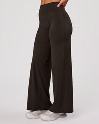 Woman wearing Elixir High-Rise Petite Pant - Ground Coffee | Model:Issy | Size:XS | Thumbnail Index: 4