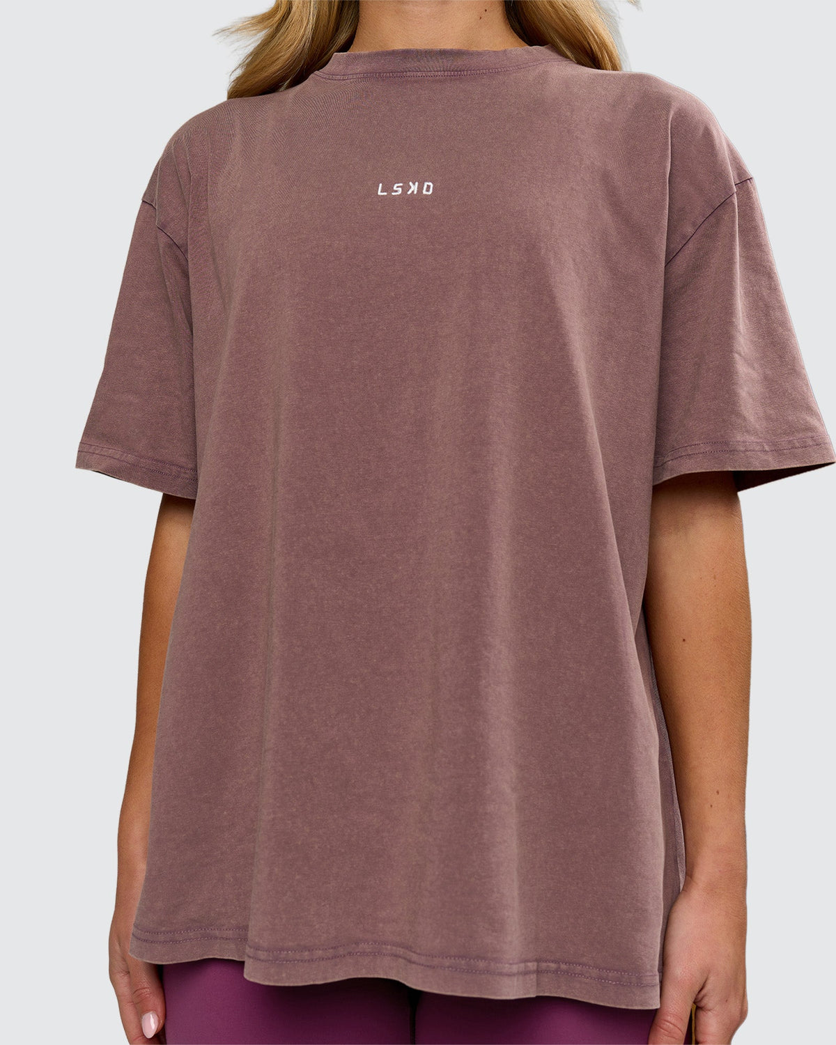 Woman wearing Go-To FLXCotton Oversized Tee - Cocoa Powder Washed-White | Model:Issy | Size:XS
