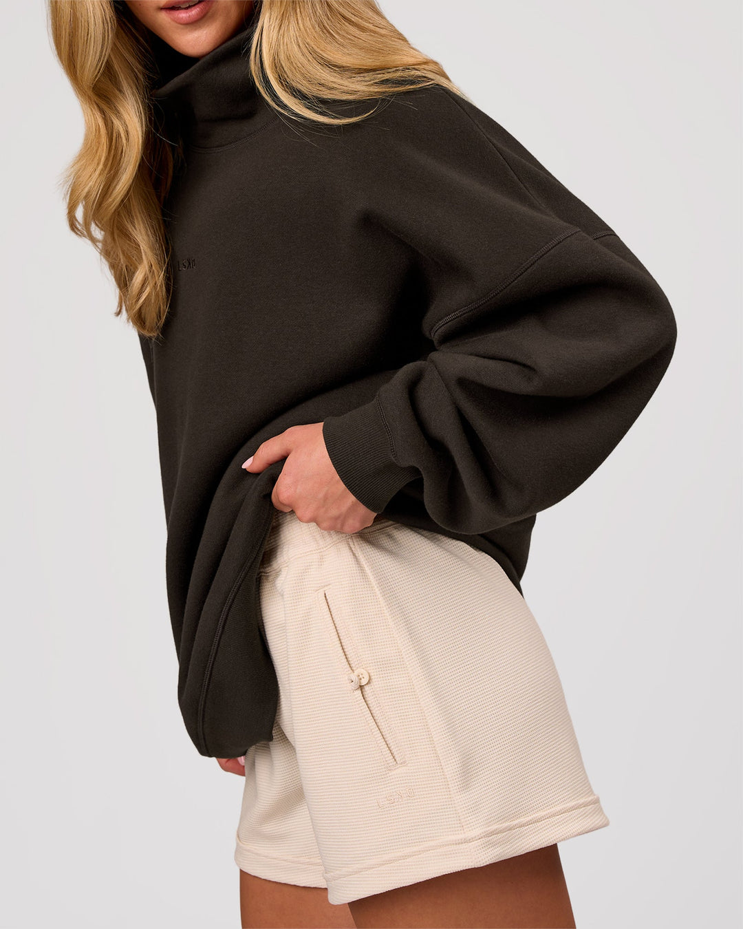 Woman wearing Go-To Oversized Mock Neck Sweater - Ground Coffee | Model:Issy | Size:XS - view 11