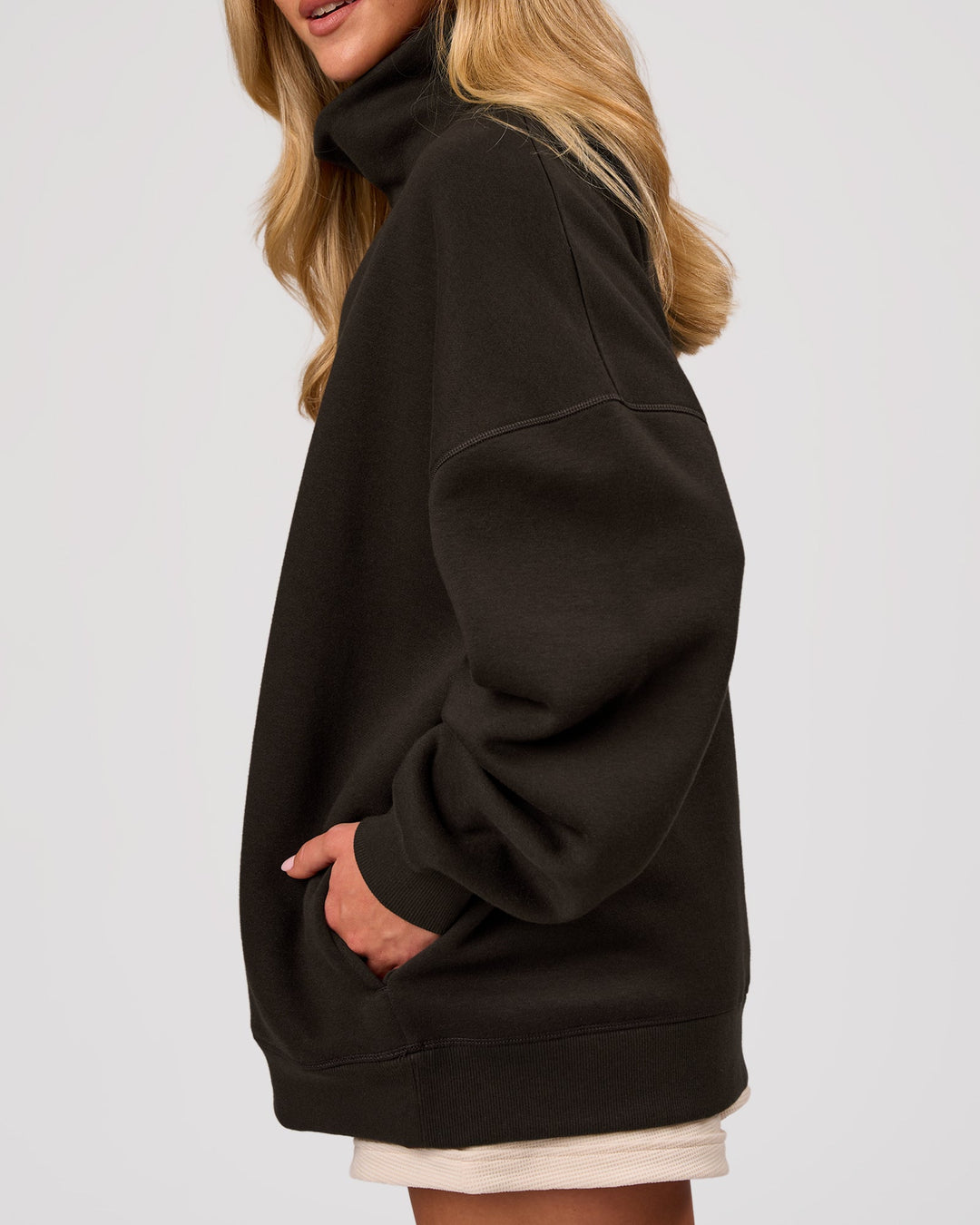 Woman wearing Go-To Oversized Mock Neck Sweater - Ground Coffee | Model:Issy | Size:XS - view 12