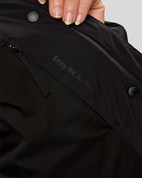 Woman wearing Go-To Puffer Jacket - Black | Model:Issy | Size:XS