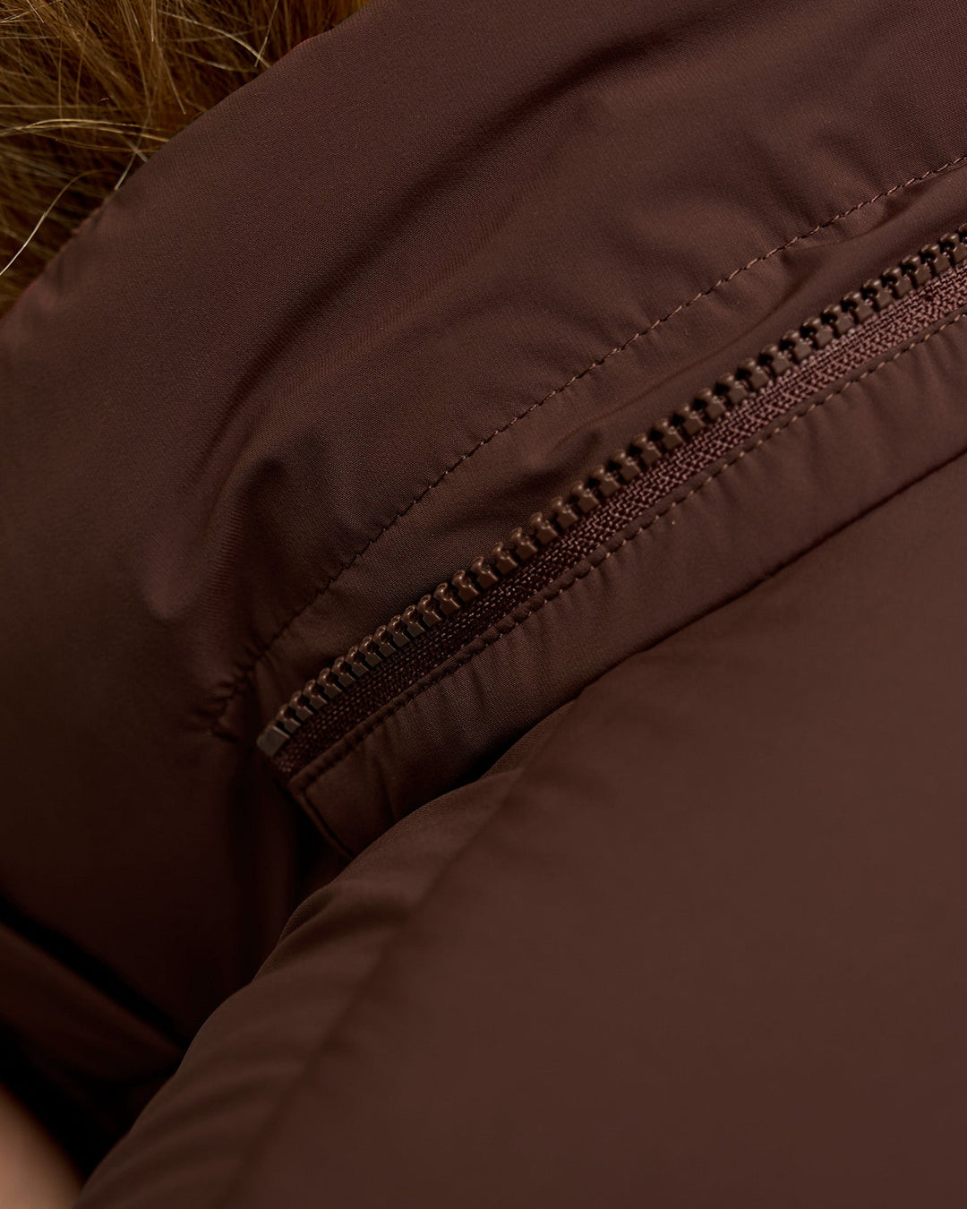 Woman wearing Go-To Puffer Jacket - Hot Chocolate | Model:Issy | Size:XS