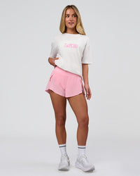 Woman wearing SoCal 26 FLXCotton Oversize Tee  - Off White-Pink Rose | Model:Issy | Size:XS | Thumbnail Index: 8