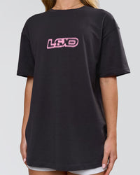 Woman wearing SoCal 26 FLXCotton Oversize Tee  - Onyx-Pink Rose | Model:Issy | Size:XS | Thumbnail Index: 8