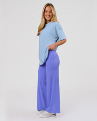 Woman wearing VS26 Journey FLXCotton Oversize Tee - Open Air-Lemon | Model:Issy | Size:XS | Thumbnail Index: 13