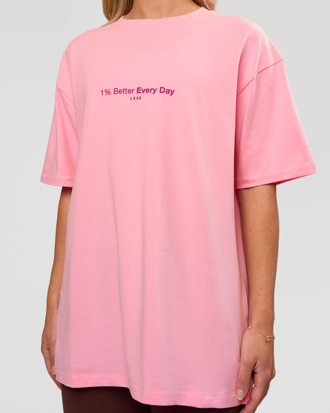 Woman wearing VS6 1% Better FLXCotton Oversize Tee - Pink Rose | Model:Issy | Size:XS - view 6